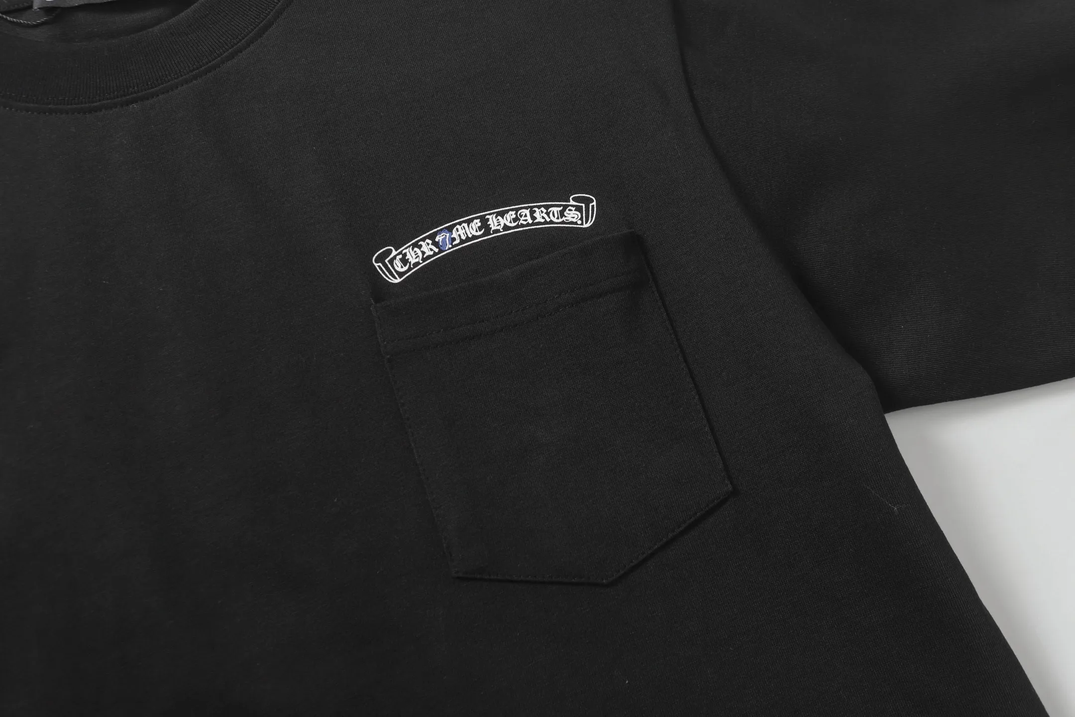 🅿️170 CH | Crow Heart Sanskrit Printed Letters T-shirt Short Sleeve Loose fit high-density knitting, fabric 280g double yarn, 1*1 double yarn thread, soft and comfortable feel, no deformation, os dropped shoulders loose fit, same style for men and women Color: Black White Size: XS-L